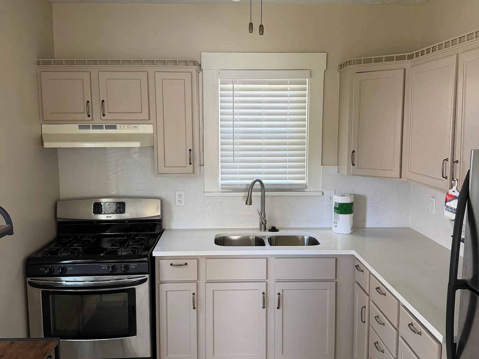 3 bed, 780 sqft, $1,800 — Photo 2