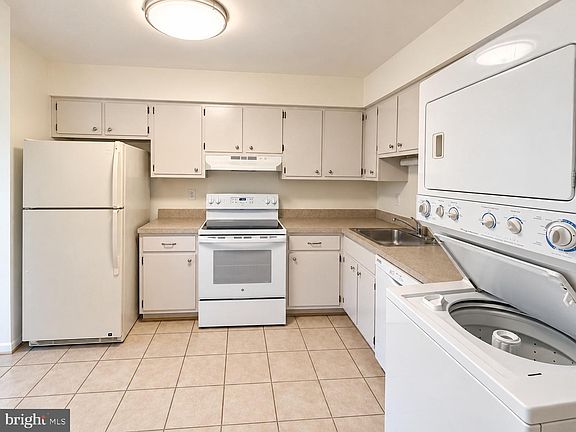 4th image of 10622 Provincial Dr APT F