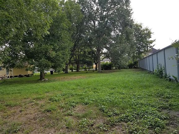 5th image of 5802 Brookfield Dr