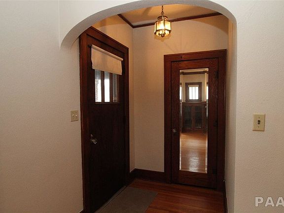 3rd image of 2107 W Barker Ave