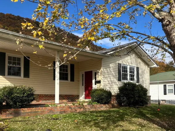 911 3rd Ave, Big Stone Gap, VA 24219