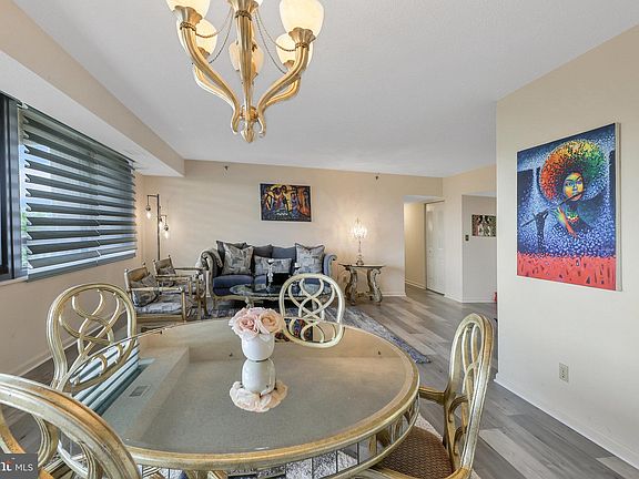 5th image of 3713 George Mason Dr #504