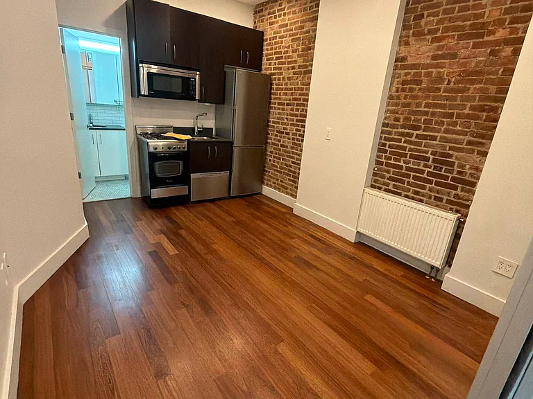 515 E 5th St #1D — Photo 5