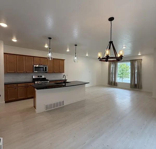 1574 W Andover Rd — Photo 5