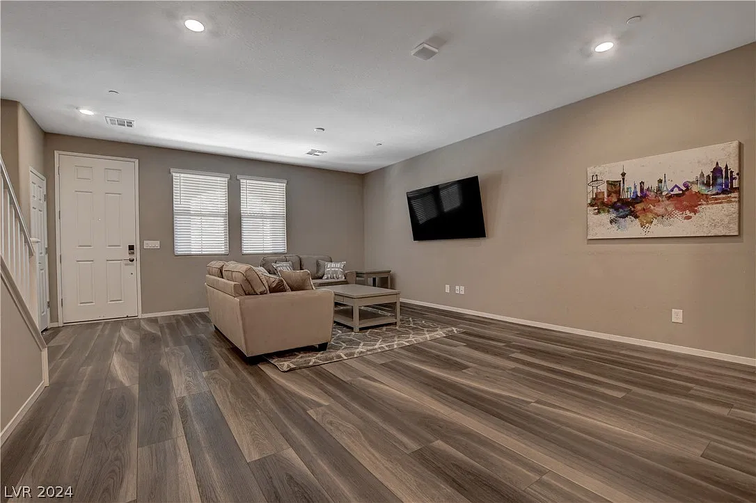 3 bed, 2.5 bath, 1499 sqft, $2,600 — Photo 4