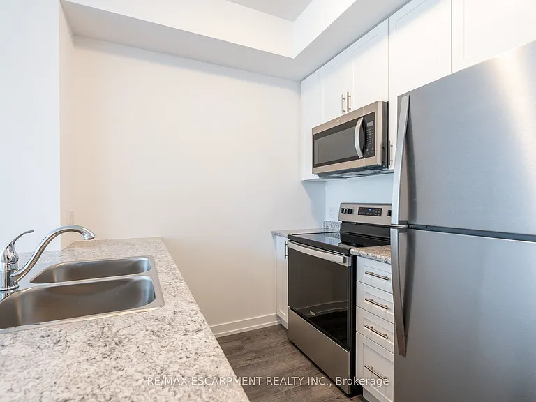 470 Dundas St E #225 — Photo 12