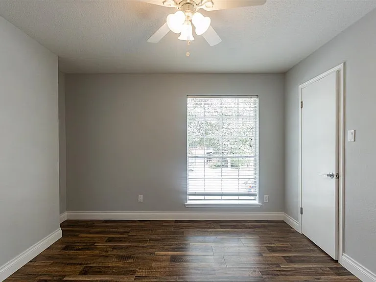 12023 Meadow Place Dr — Photo 38