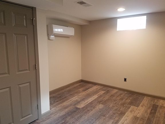 5th image of 526 Cornell Ave