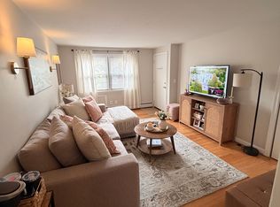 8 Manchester Cir #A-2, West Hartford, CT 06110