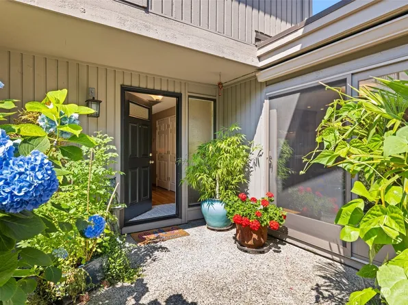 157 143rd Place NE #35, Bellevue, WA 98007