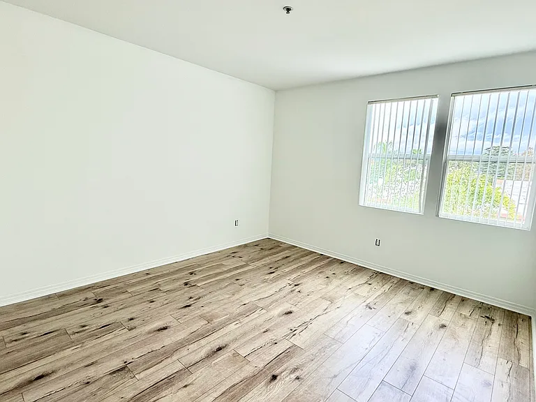 The Watermarque Apartments — Photo 31