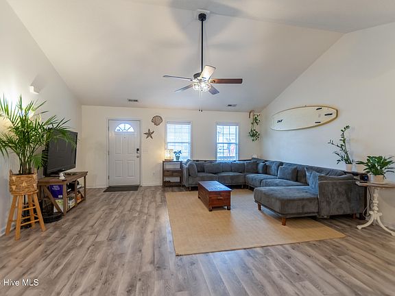 4th image of 206 Hominy Court