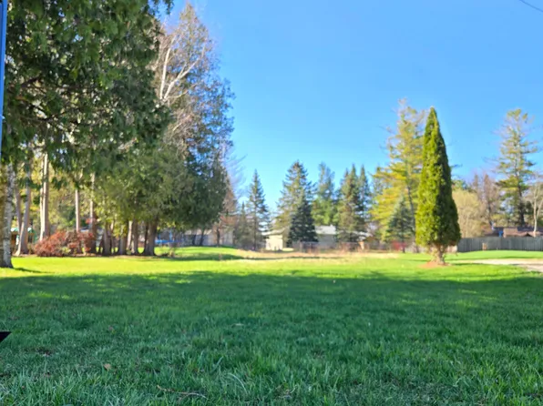 273 Pefferlaw Rd, Georgina, ON L0E 1N0