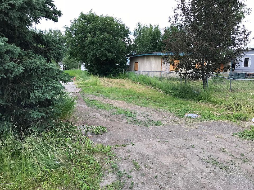 2nd image of 8411 Rangeview Ave