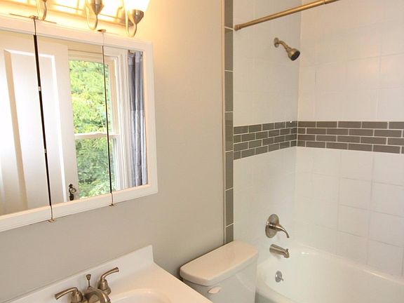 2nd image of 6318 Fairhurst Ave