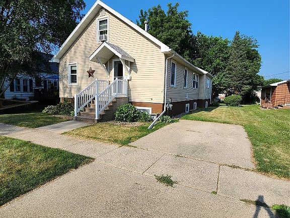 2nd image of 814 N Sycamore St