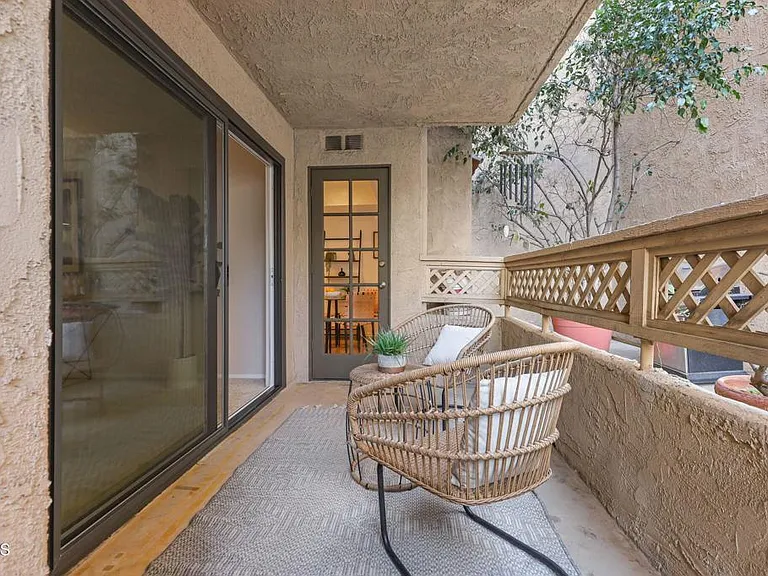 640 S Lake Ave #105 — Photo 16