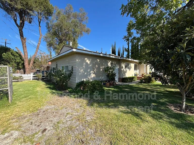 1 bed, 1.0 bath, $2,295 — Photo 2