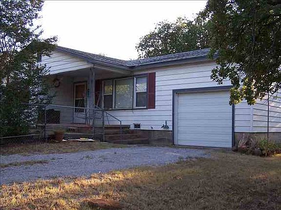 2nd image of 106 N Sheridan