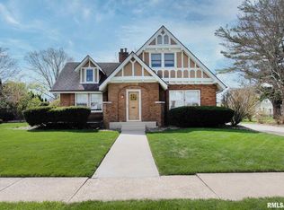316 W 1st St, Geneseo, IL 61254