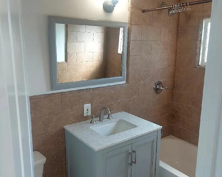 1650 Redondo Ave #7 — Photo 4