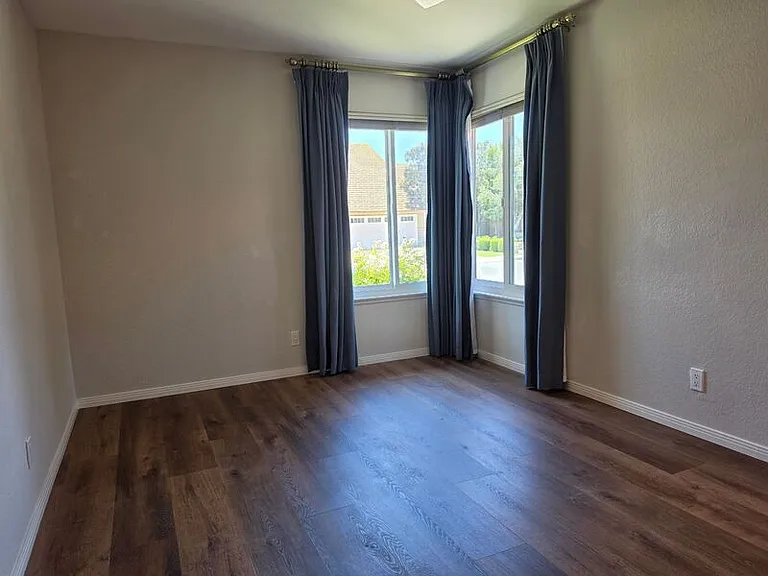 27351 Allariz — Photo 35