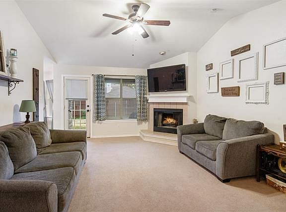 3rd image of 2317 Brookview Dr