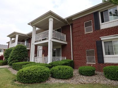 1744 Harrison Ave #C-6, Trenton, MI, 48183