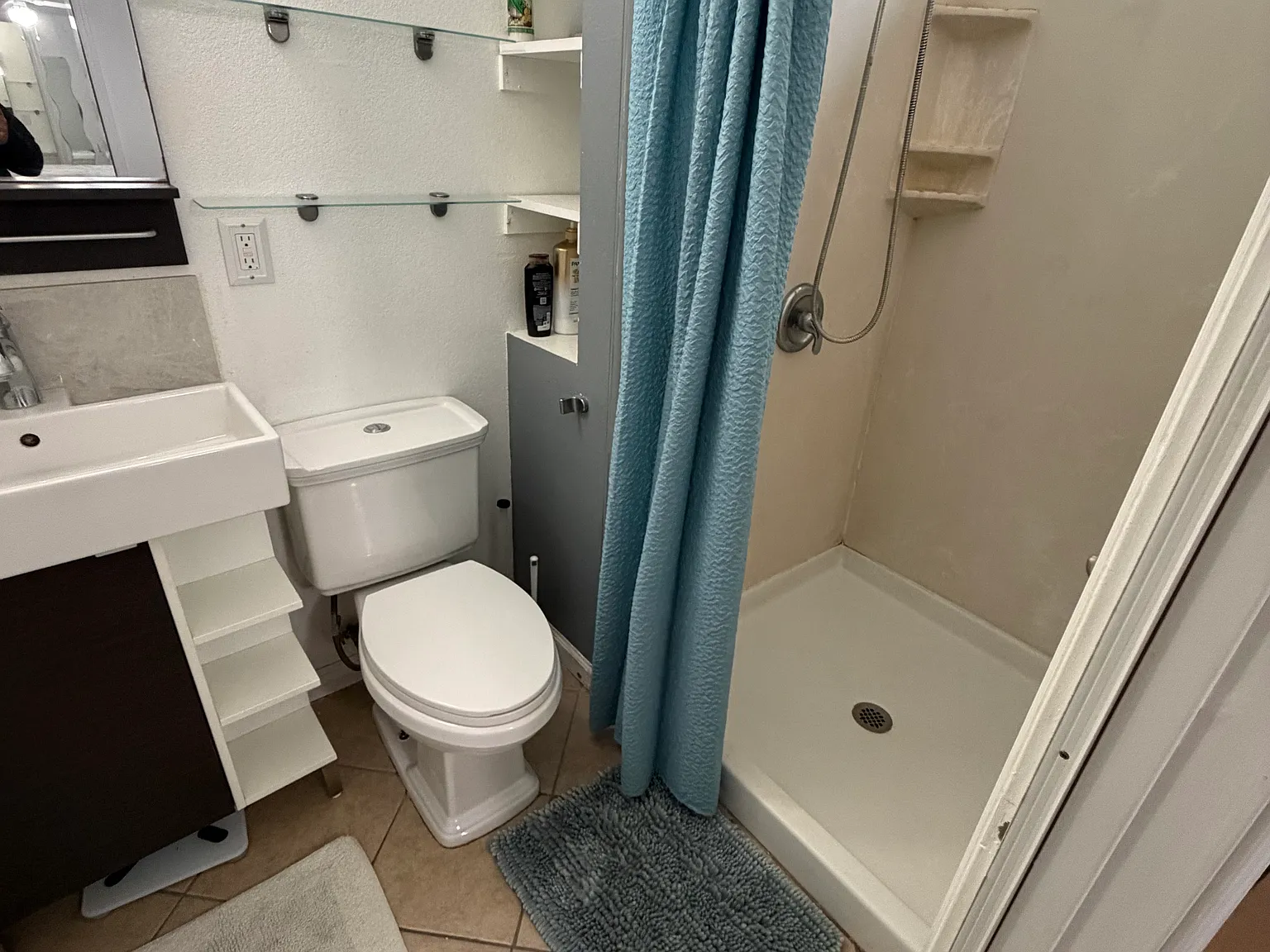 1521 Ford Ave — Photo 1