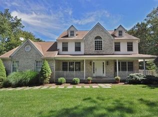 8 Crescent Ridge Rd, Boonton, NJ 07005