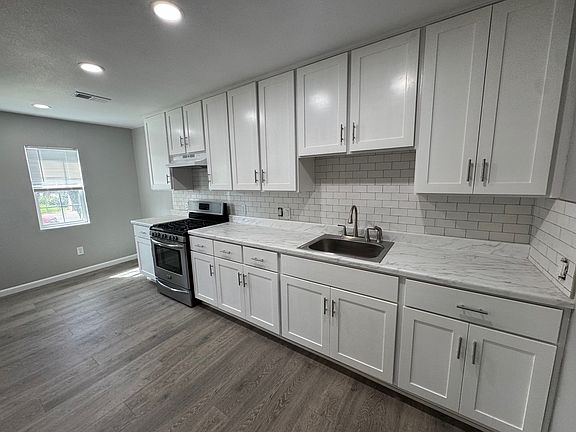 2nd image of 565 Lindsay Ave