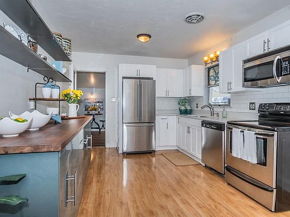 3rd image of 4008 W Neptune St