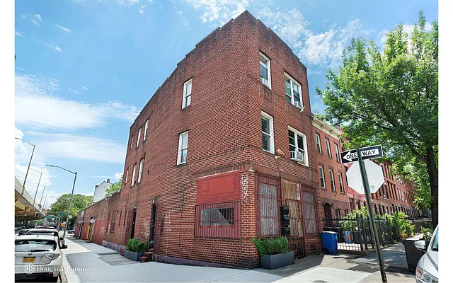 Rented by Douglas Elliman | media 14