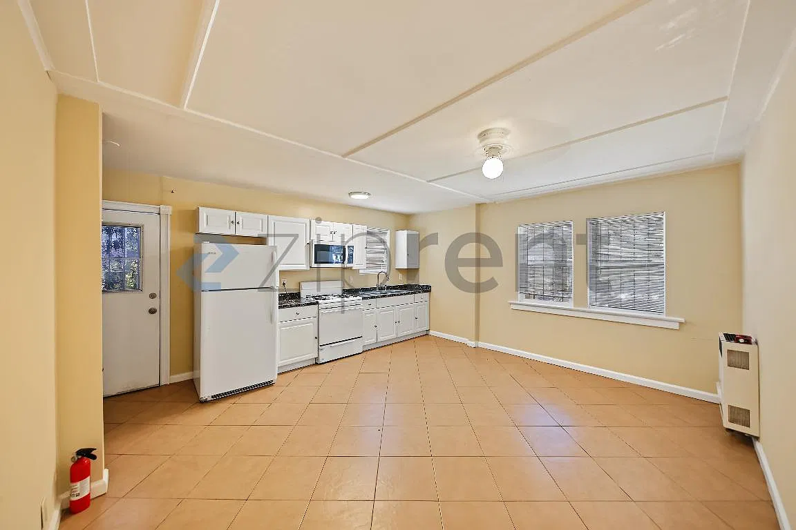 1 bed, 500 sqft, $2,100 — Photo 3