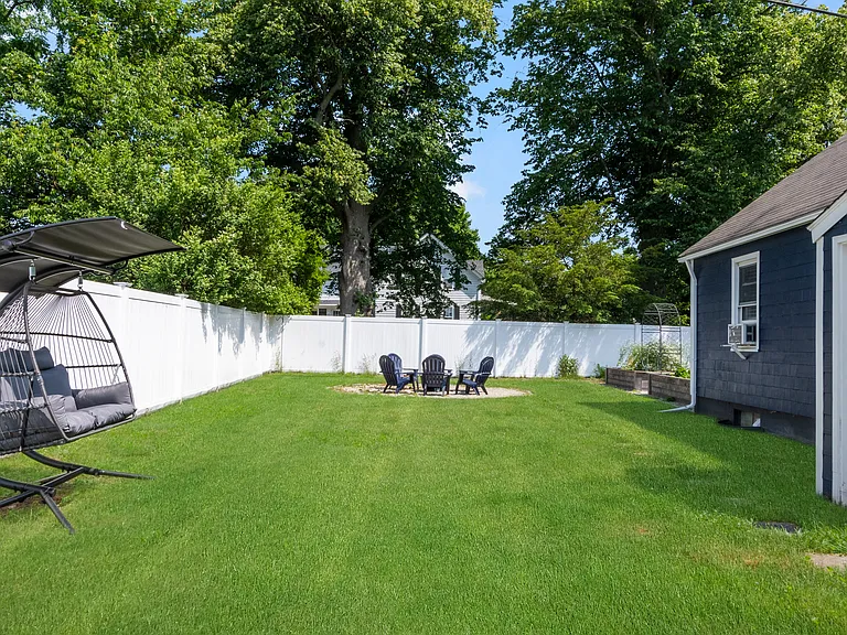 1191 Hope St — Photo 6