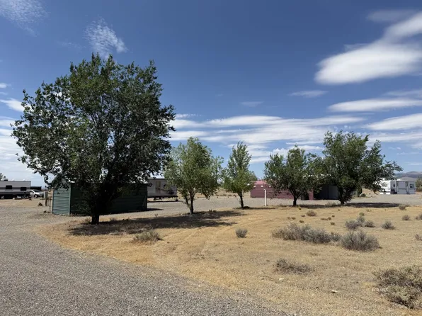 718 7th St, Crescent Valley, NV 89821