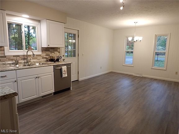 2nd image of 10088 Valleyview Dr