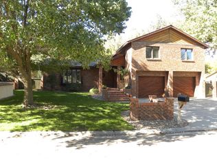 202 Woodland Dr, Lamar, CO 81052