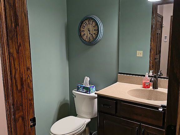 5th image of 446 Meadow Cir