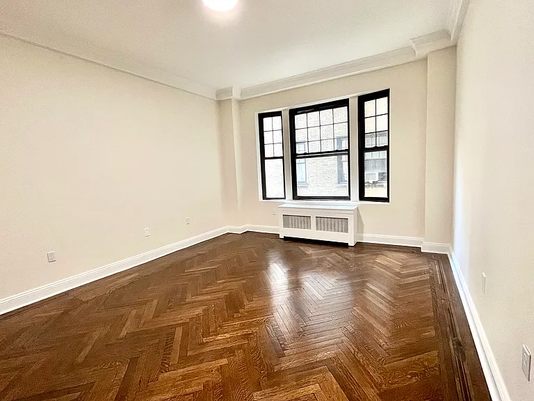 574 W End Ave #33 — Photo 9