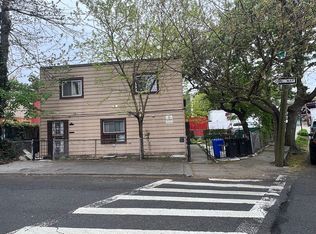 23-17 42nd St Unit 1, Astoria, NY 11105