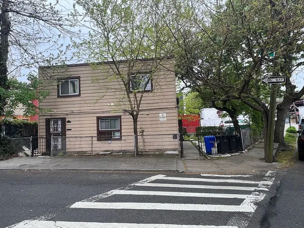 23-17 42nd St Unit 1, Astoria, NY 11105