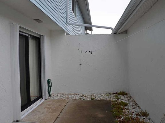3rd image of 12 Chippingwood Ln