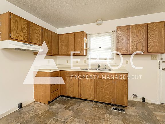 4th image of 611 Ferndale Dr Unit A