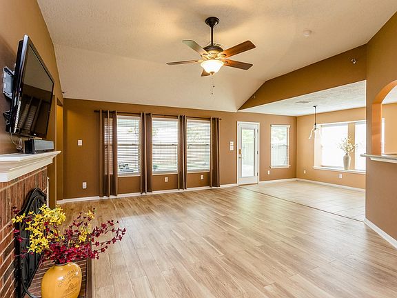 5th image of 3818 Nelva Park Dr