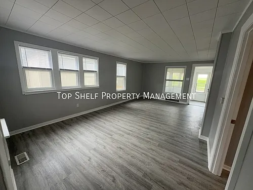 3632 Cambridge St Photo 1