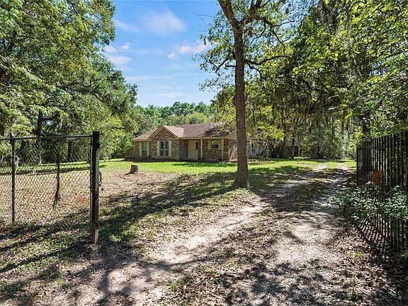 4th image of 23560 Holly Lane