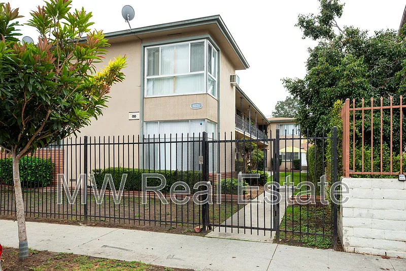1 bed, 1.0 bath, 750 sqft, $1,695 — Photo 1