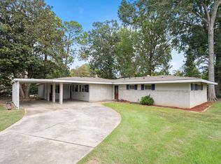 8709 Forest Hill Dr, Baton Rouge, LA 70809