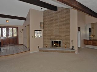 28615 Windsor Dr, North Olmsted, OH